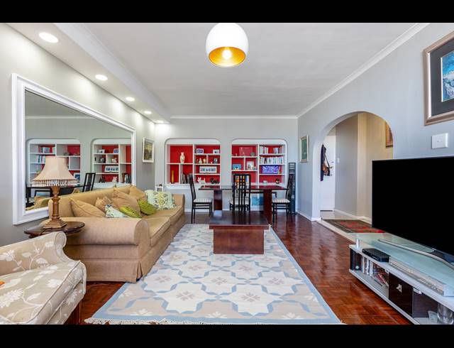 2 BEDROOM APARTMENT TO LET IN SEA POINT